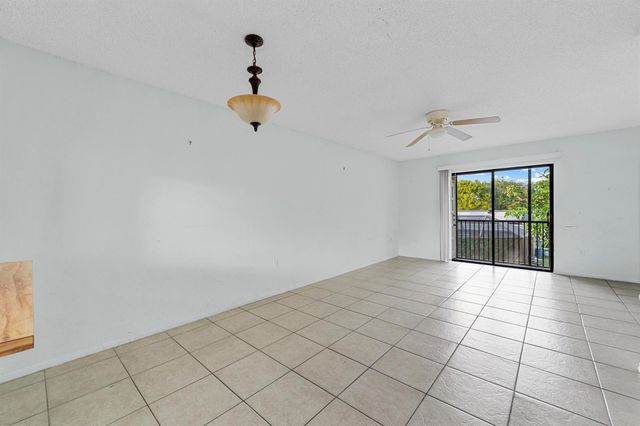 9141 NW 1st Court 204, Pembroke Pines, FL 33024