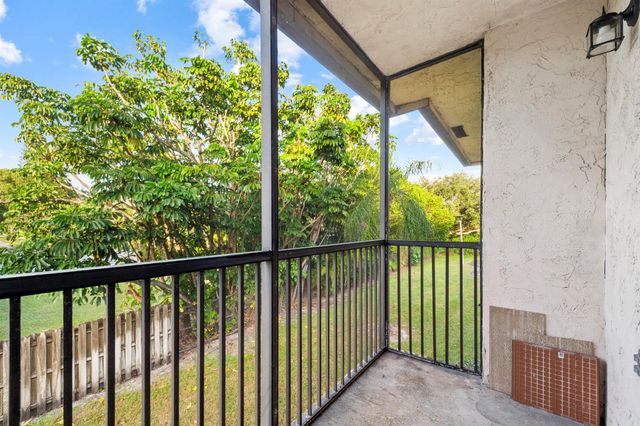 9141 NW 1st Court 204, Pembroke Pines, FL 33024