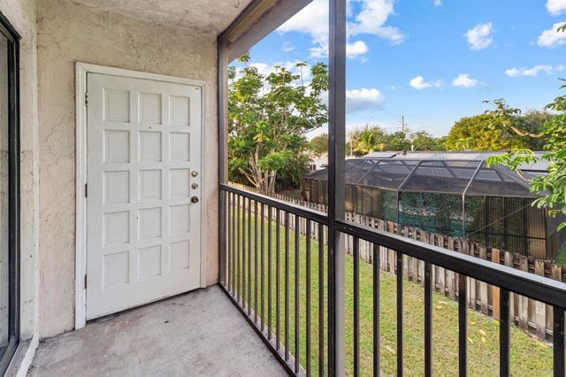 9141 NW 1st Court 204, Pembroke Pines, FL 33024