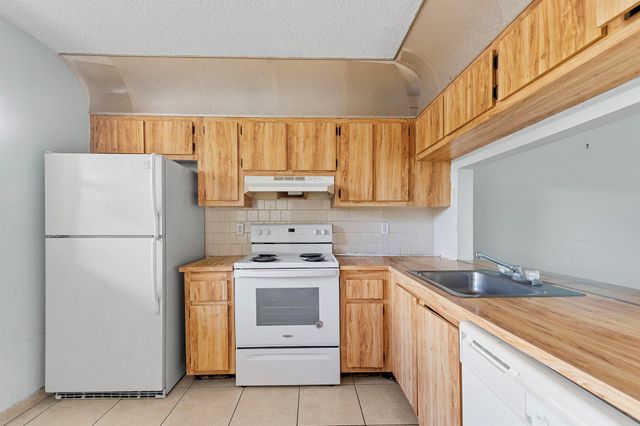 9141 NW 1st Court 204, Pembroke Pines, FL 33024