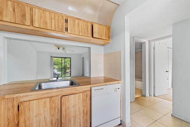 9141 NW 1st Court 204, Pembroke Pines, FL 33024