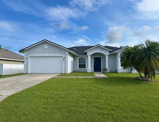 787 SE Evergreen Terrace, Port St. Lucie, FL 34983