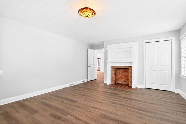 396 4th St, Beaver, PA 15009