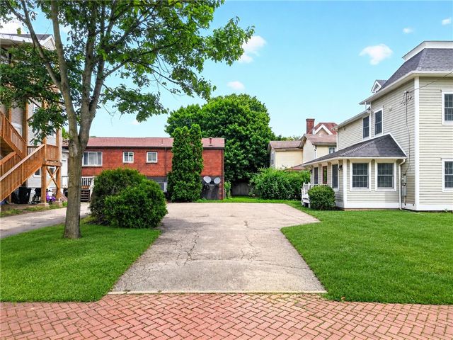 396 4th St, Beaver, PA 15009