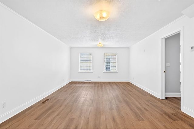 396 4th St, Beaver, PA 15009