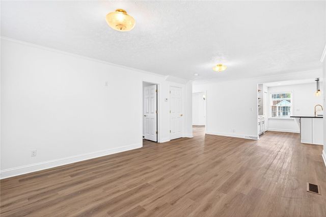 396 4th St, Beaver, PA 15009