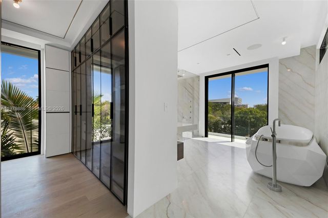 2094 Prairie Ave, Miami Beach, FL 33139