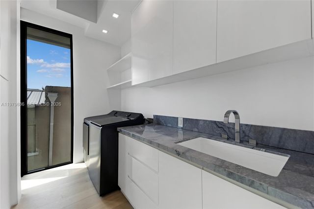2094 Prairie Ave, Miami Beach, FL 33139