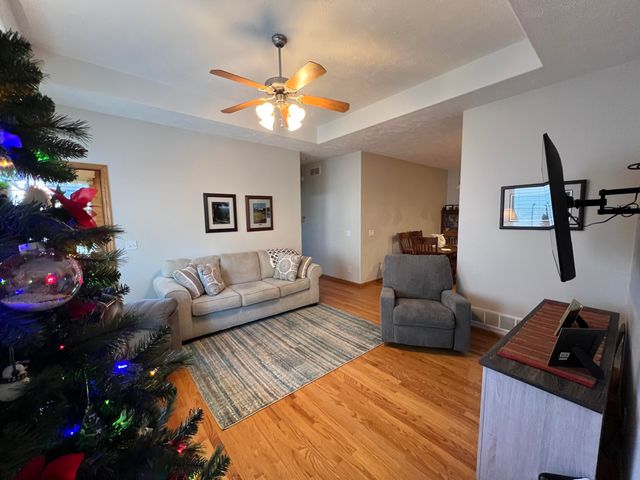 102 GREENVIEW Circle, Council Bluffs, IA 51503