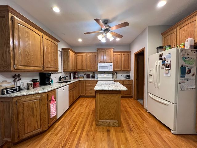 102 GREENVIEW Circle, Council Bluffs, IA 51503