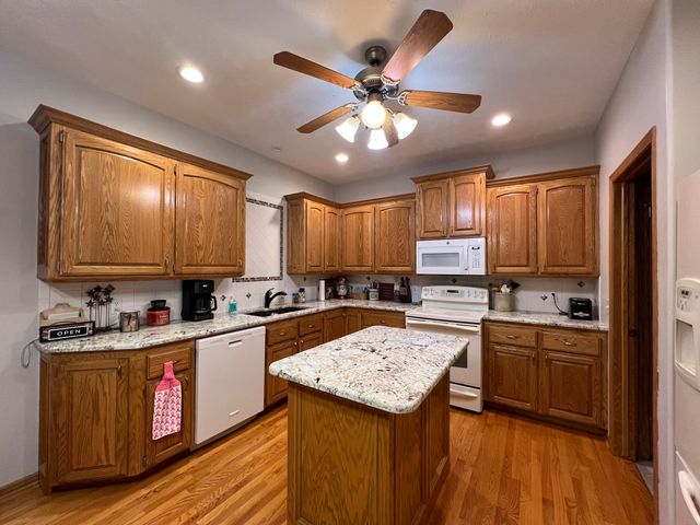 102 GREENVIEW Circle, Council Bluffs, IA 51503