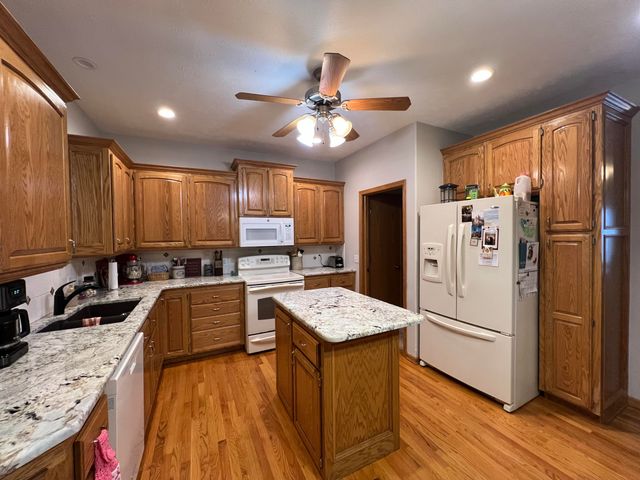 102 GREENVIEW Circle, Council Bluffs, IA 51503