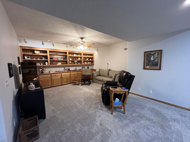 102 GREENVIEW Circle, Council Bluffs, IA 51503