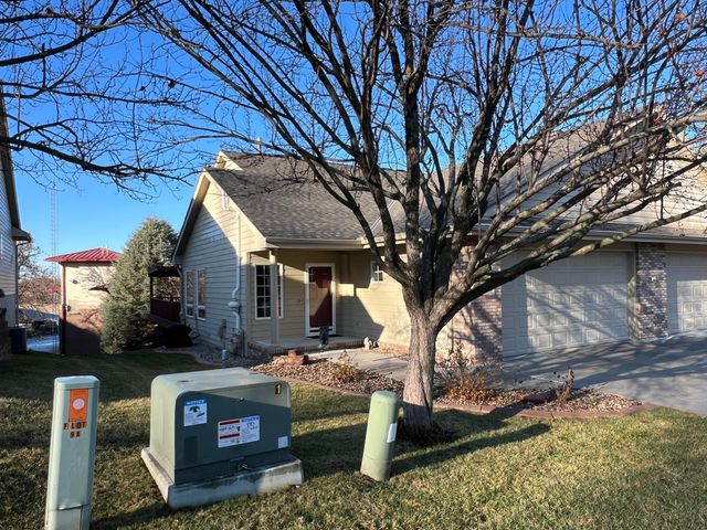 102 GREENVIEW Circle, Council Bluffs, IA 51503