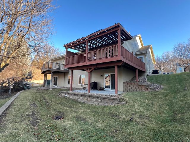 102 GREENVIEW Circle, Council Bluffs, IA 51503