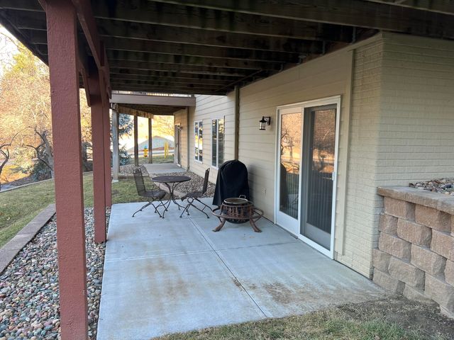 102 GREENVIEW Circle, Council Bluffs, IA 51503