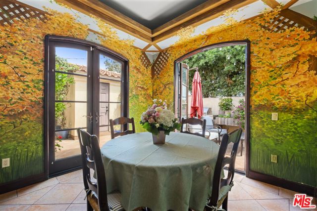 360 S Crescent Drive, Beverly Hills, CA 90212