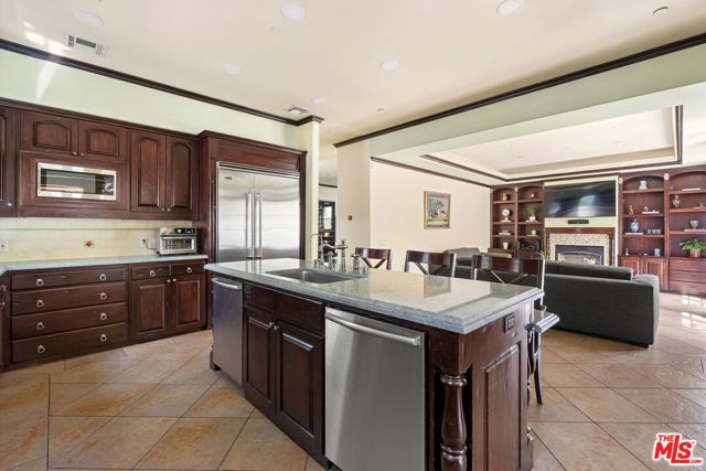 360 S Crescent Drive, Beverly Hills, CA 90212