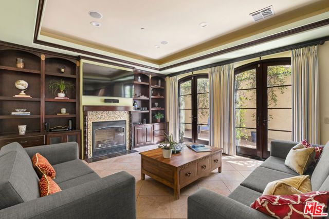 360 S Crescent Drive, Beverly Hills, CA 90212