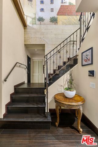 360 S Crescent Drive, Beverly Hills, CA 90212