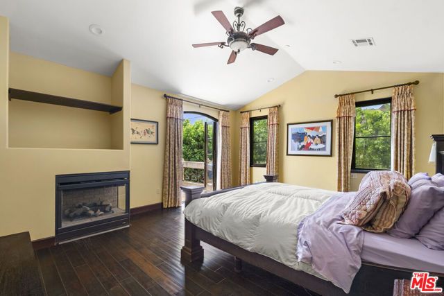 360 S Crescent Drive, Beverly Hills, CA 90212