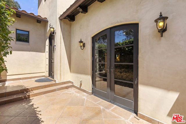 360 S Crescent Drive, Beverly Hills, CA 90212