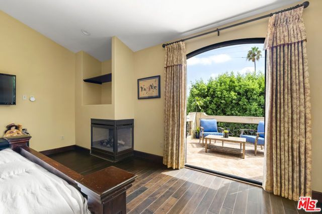 360 S Crescent Drive, Beverly Hills, CA 90212