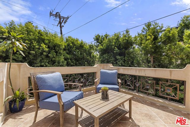 360 S Crescent Drive, Beverly Hills, CA 90212
