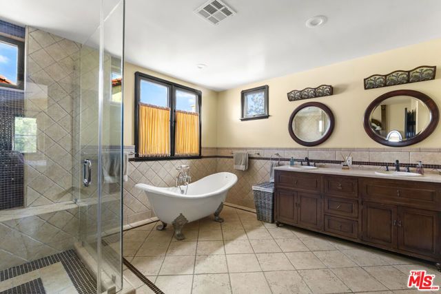 360 S Crescent Drive, Beverly Hills, CA 90212