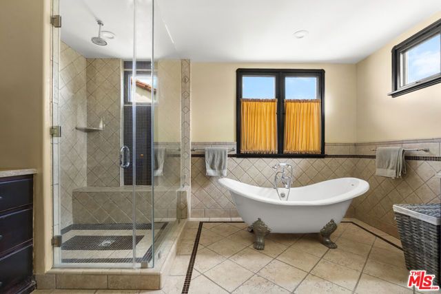 360 S Crescent Drive, Beverly Hills, CA 90212