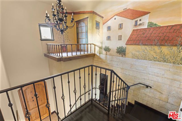 360 S Crescent Drive, Beverly Hills, CA 90212
