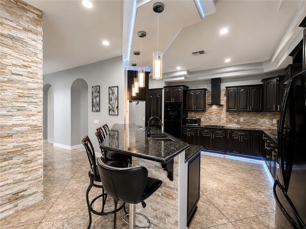 Image 11 of property listing at 9886 S Mckinley Avenue, French Camp, CA 95231