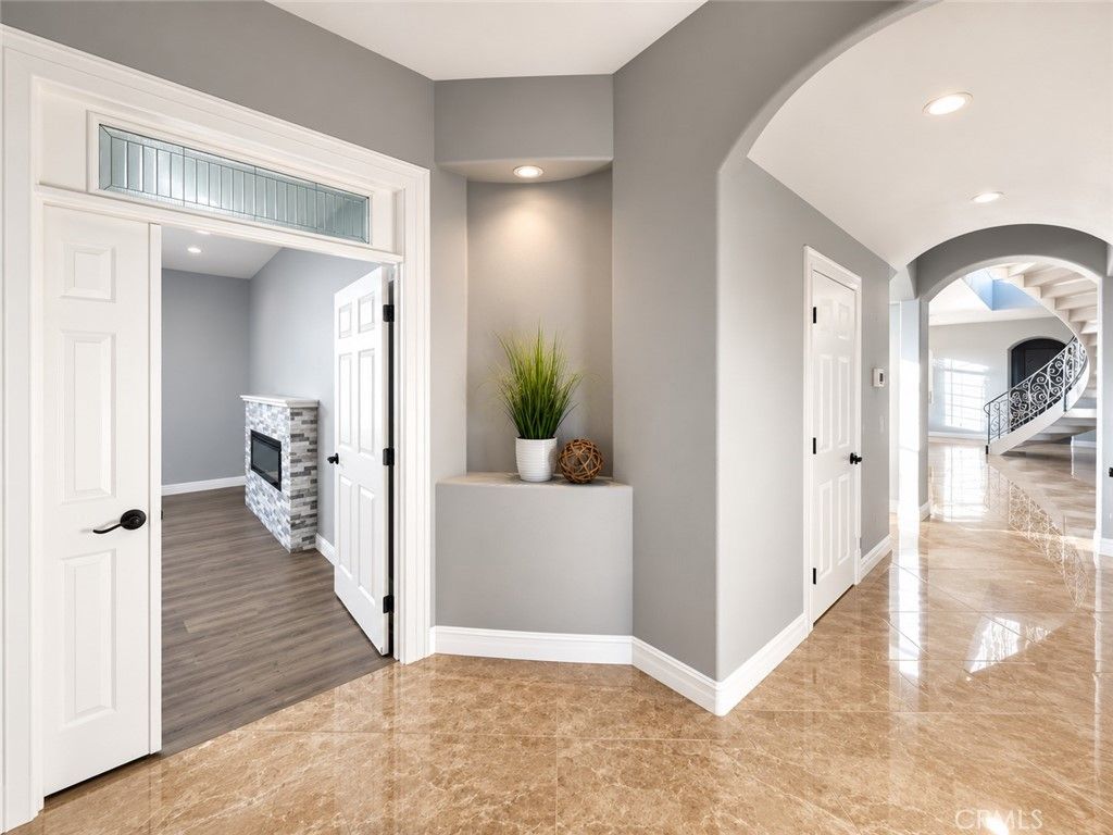 Image 14 of property listing at 9886 S Mckinley Avenue, French Camp, CA 95231