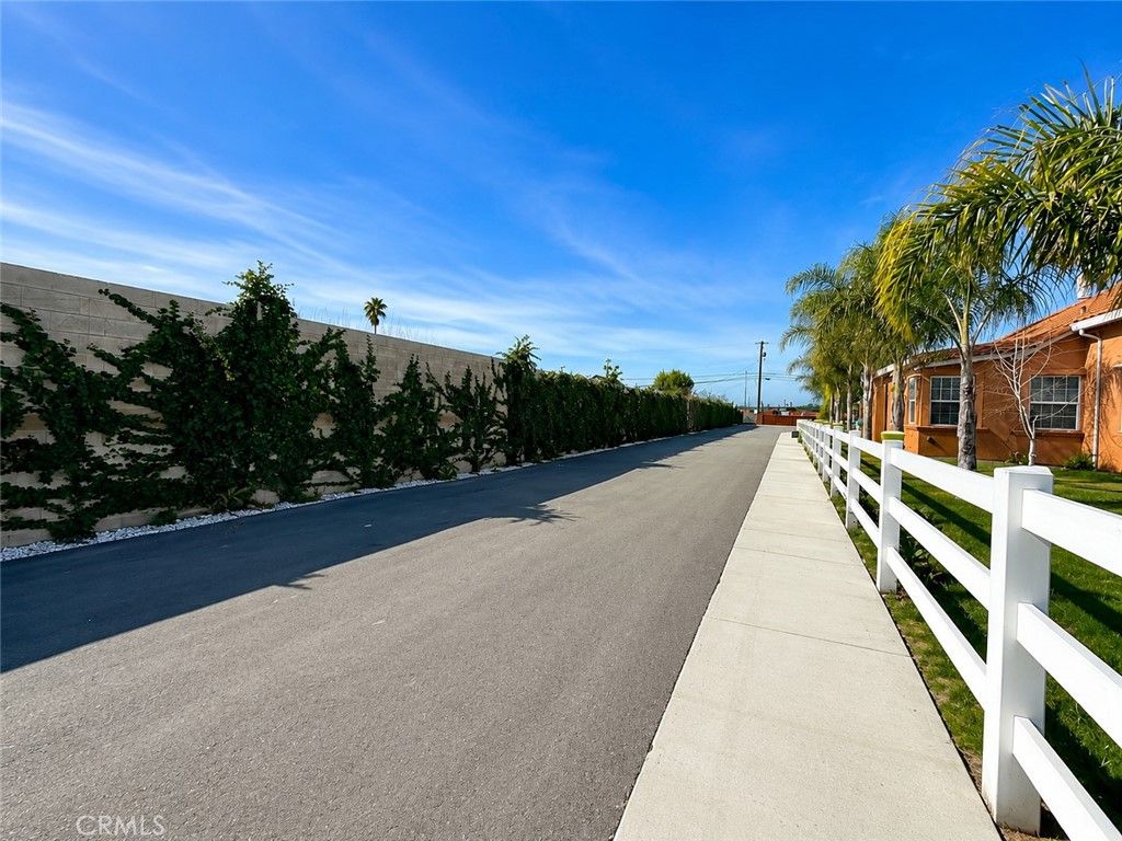 Image 4 of property listing at 9886 S Mckinley Avenue, French Camp, CA 95231