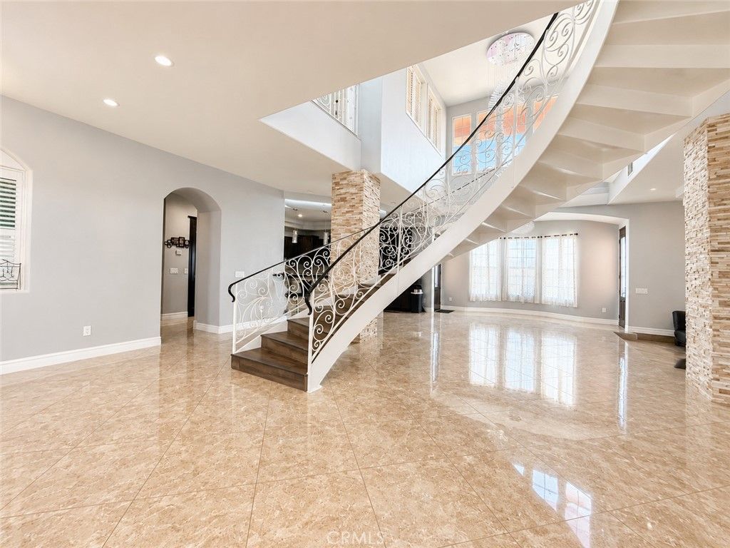 Image 6 of property listing at 9886 S Mckinley Avenue, French Camp, CA 95231