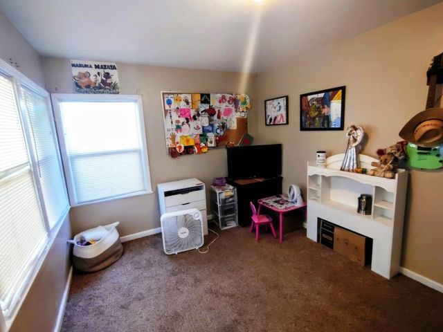 1421 W Oak Avenue, Visalia, CA 93291