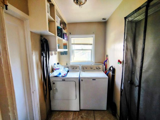 1421 W Oak Avenue, Visalia, CA 93291