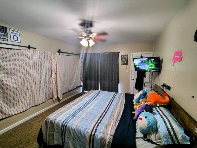 1421 W Oak Avenue, Visalia, CA 93291