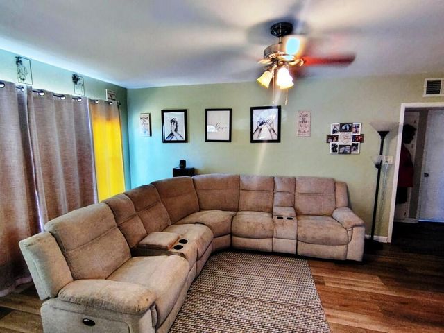 1421 W Oak Avenue, Visalia, CA 93291