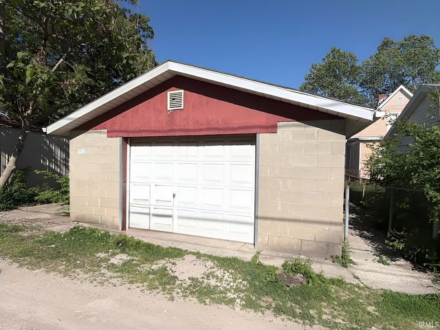 1210 N 2nd Avenue, Evansville, IN 47710