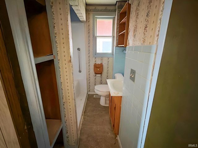 1210 N 2nd Avenue, Evansville, IN 47710
