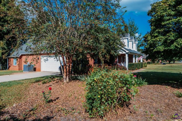 224 Red Bird Circle, Bonaire, GA 31005