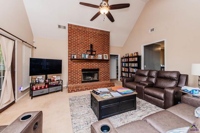 224 Red Bird Circle, Bonaire, GA 31005