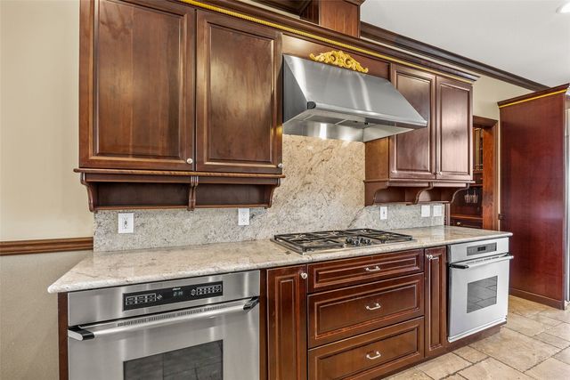 4452 Plumberry Road, Ely, IA 52227