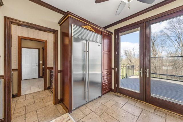 4452 Plumberry Road, Ely, IA 52227