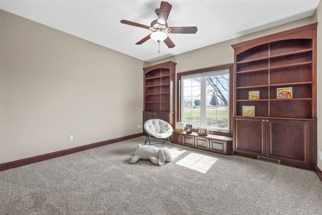 4452 Plumberry Road, Ely, IA 52227