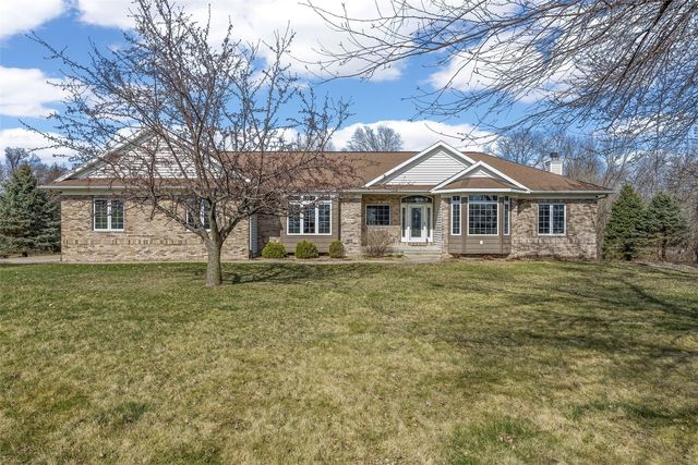 4452 Plumberry Road, Ely, IA 52227