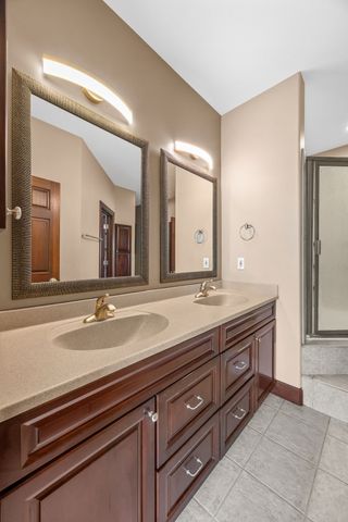 4452 Plumberry Road, Ely, IA 52227