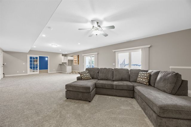 4452 Plumberry Road, Ely, IA 52227