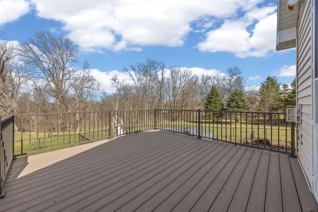 4452 Plumberry Road, Ely, IA 52227